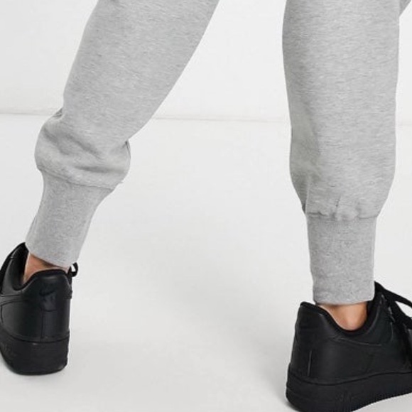 (NWT) Nike Tech Fleece Women’s Sweatpants in Gray, Medium - Picture 5 of 10